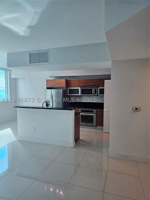 244 Biscayne Blvd 908, Miami FL - photo 7 of 42
