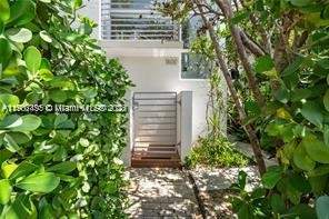 2 bedroom Townhouse at 1600 Michigan Ave 7, Michigan Place Condo, Miami Beach — photo 2