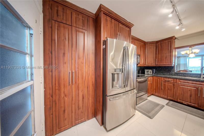 2 bedroom Condominium at 1660 NE 191st St 410-1, Jade Winds Group Allamand, Miami — photo 2