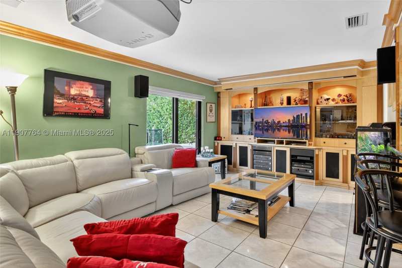 4 bedroom SingleFamilyResidence at 15010 Dunbarton Pl, Miami Lakes-Lake Glenn El, Miami Lakes — photo 1