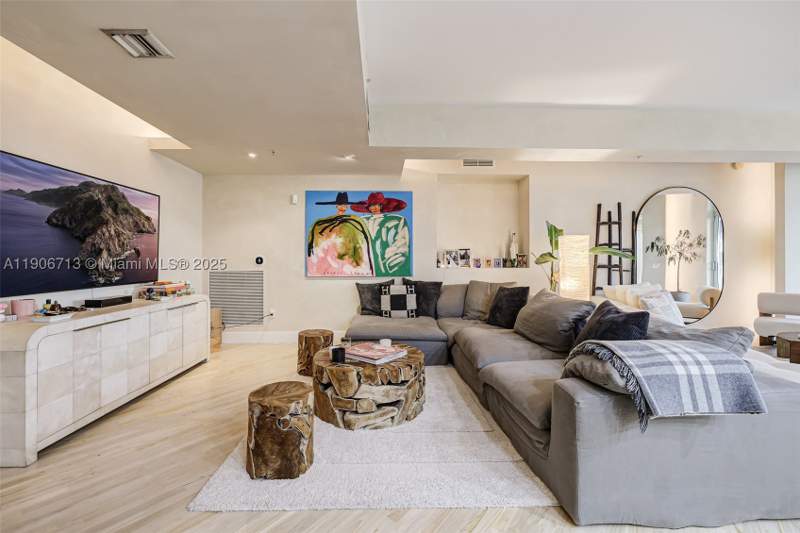 2 bedroom Condominium at 2001 Meridian Ave 307, The Meridian Condo, Miami Beach — photo 4