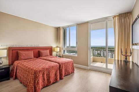 789 Crandon Blvd 1005, Key Biscayne FL - photo 17 of 60