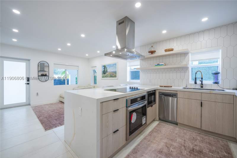 3 bedroom SingleFamilyResidence at 545 NW 47th St, BAY VISTA PARK AMD PL, Miami — photo 1
