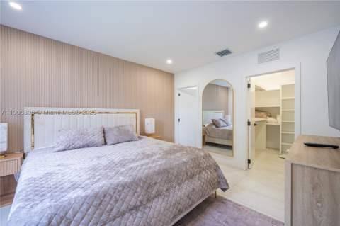 545 NW 47th St, Miami FL - photo 10 of 53