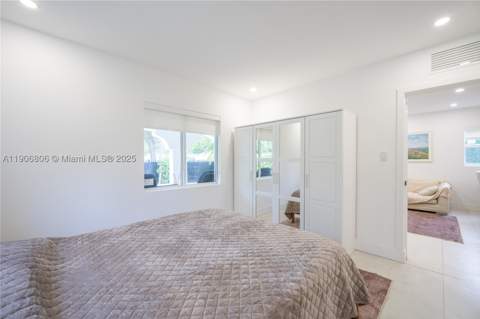 545 NW 47th St, Miami FL - photo 17 of 53