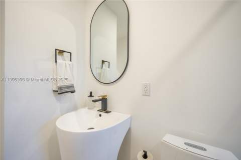 545 NW 47th St, Miami FL - photo 21 of 53