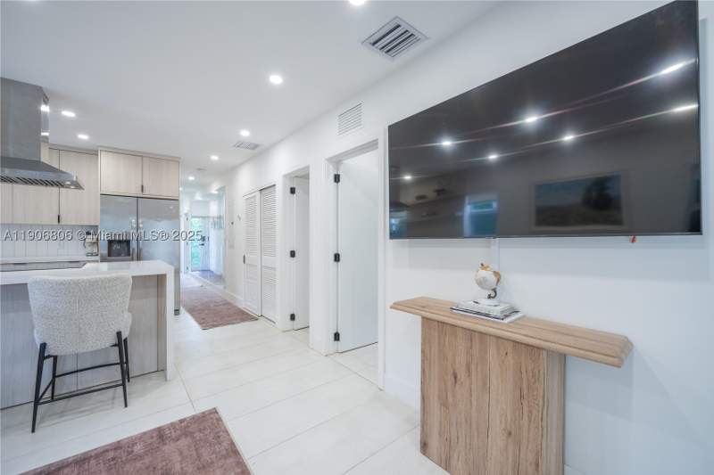 3 bedroom SingleFamilyResidence at 545 NW 47th St, BAY VISTA PARK AMD PL, Miami — photo 5