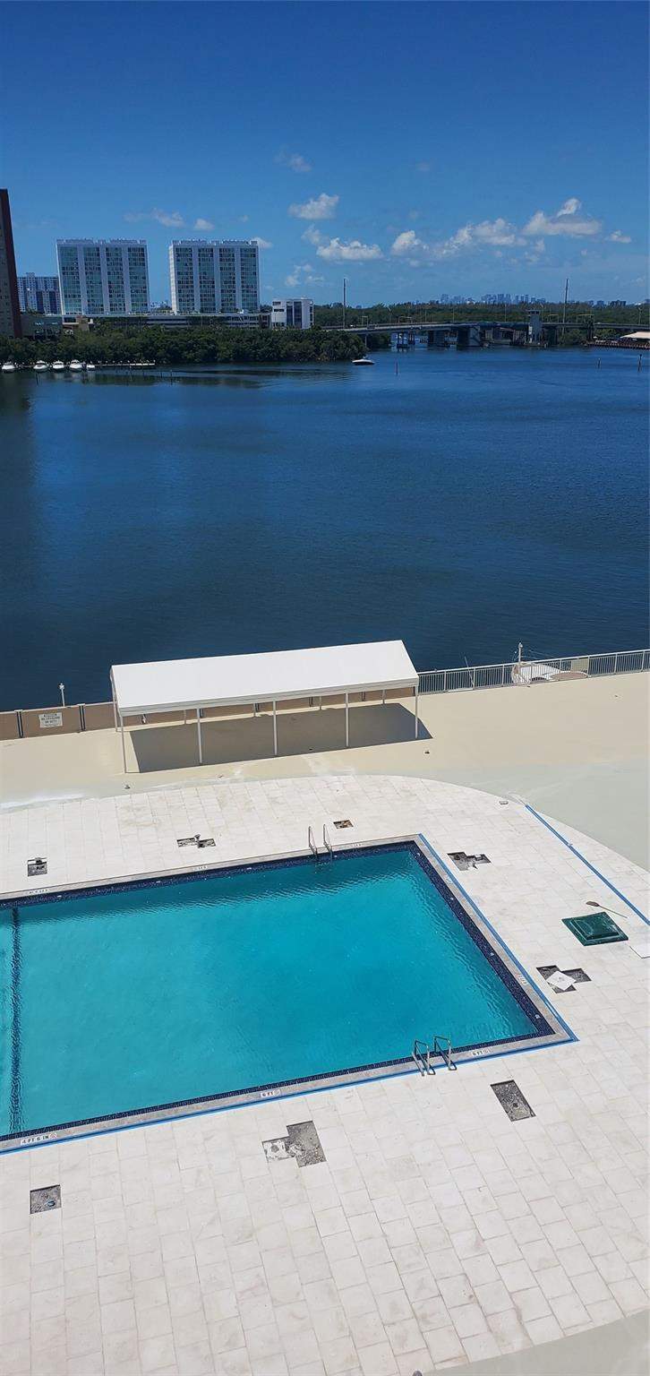 2 bedroom Condominium at 250 174th Street 819, Winston Towers, Sunny Isles Beach — photo 4