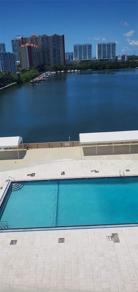 250 174th Street 819, Sunny Isles Beach FL - photo 6 of 14