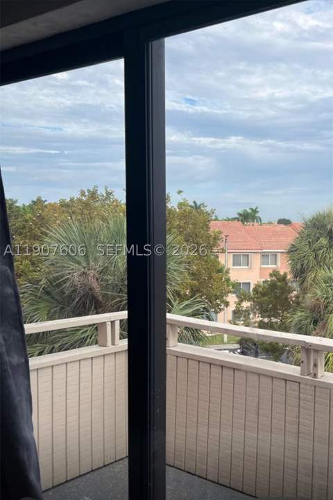 17600 NW 68th Ave B4002, Hialeah FL - photo 15 of 15