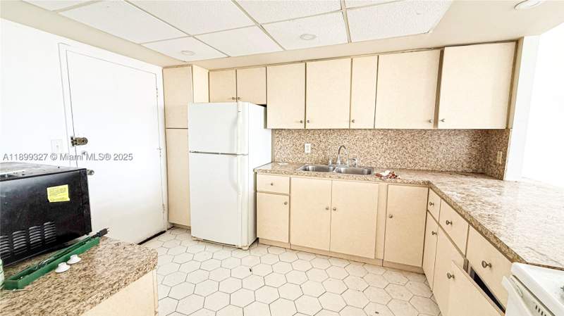 1 bedroom Condominium at 1351 NE Miami Gardens Dr 1404E, Buckley Towers Condo - Ea, Miami — photo 4