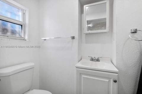 7231 SW 6th St, Miami FL - photo 11 of 34