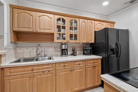 7231 SW 6th St, Miami FL - photo 6 of 34