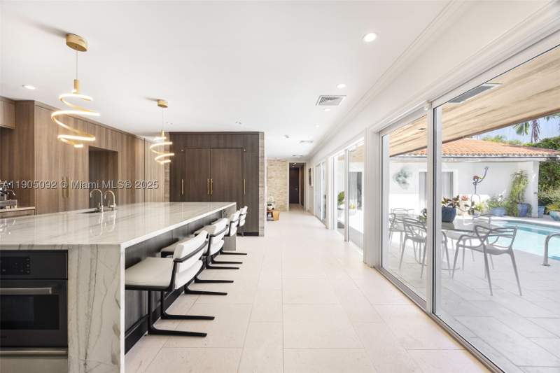 5 bedroom SingleFamilyResidence at 1233 102nd St, Bay Harbor Island, Bay Harbor Islands — photo 5