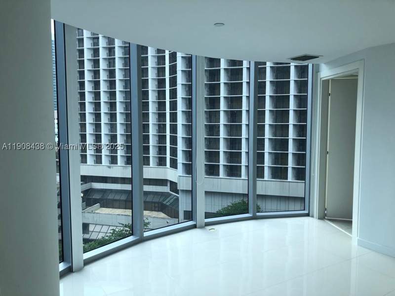 2 bedroom Condominium at 200 Biscayne Boulevard Way 902, Epic West Condo, Miami — photo 2