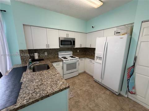 810 NE 212th Ter 2, Miami FL - photo 11 of 44