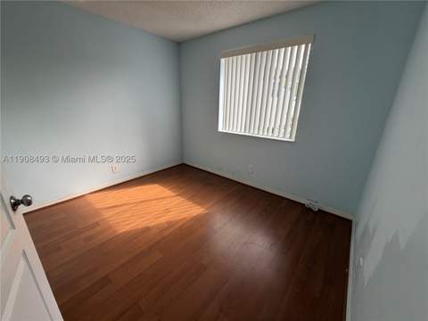810 NE 212th Ter 2, Miami FL - photo 20 of 44