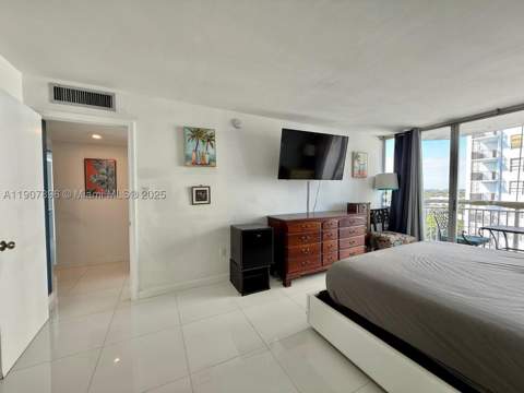 18051 Biscayne Blvd 1604, Aventura FL - photo 11 of 25