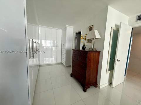 18051 Biscayne Blvd 1604, Aventura FL - photo 15 of 25