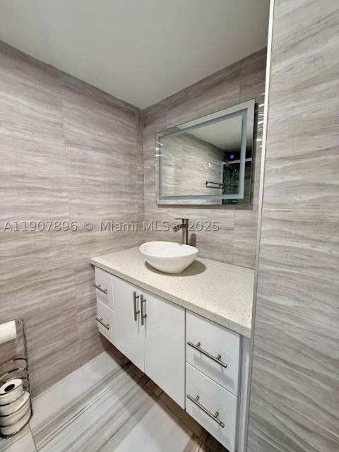 18051 Biscayne Blvd 1604, Aventura FL - photo 22 of 25