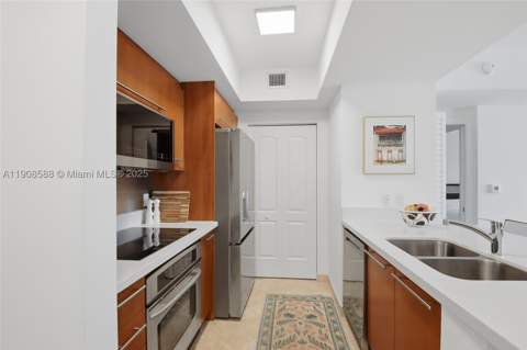 110 Washington Ave 2420, Miami Beach FL - photo 8 of 30