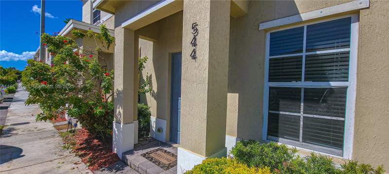 2 bedroom Townhouse at 544 NE 5th St, Fvp Subdivision, Florida City — photo 2