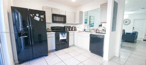 544 NE 5th St, Florida City FL - photo 8 of 30