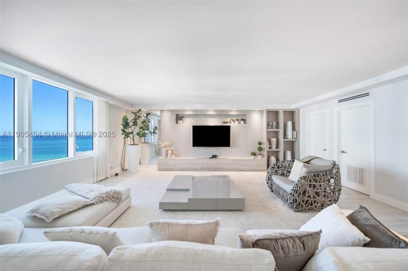 2 bedroom Condominium at 2301 Collins Ave 1414/1415, Roney Palace Condo, Miami Beach — photo 3