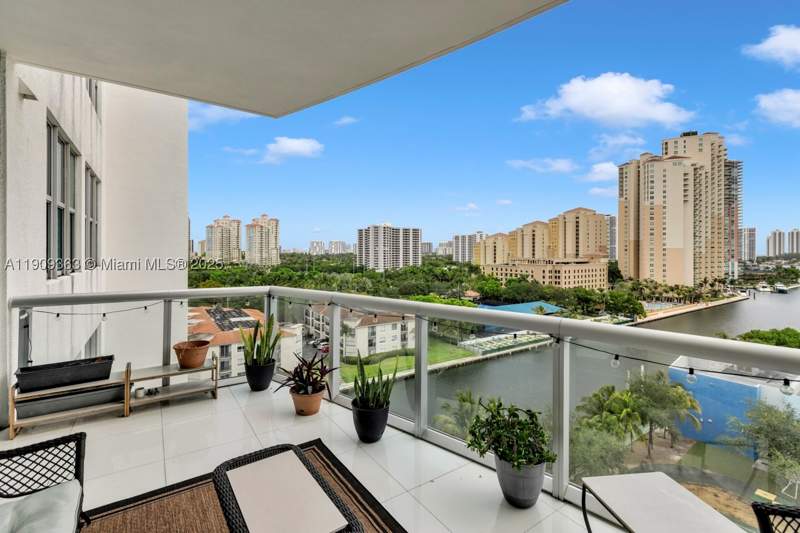 2 bedroom Condominium at 3131 NE 188th St 2-1004, The Atrium At Aventura, Aventura — photo 3