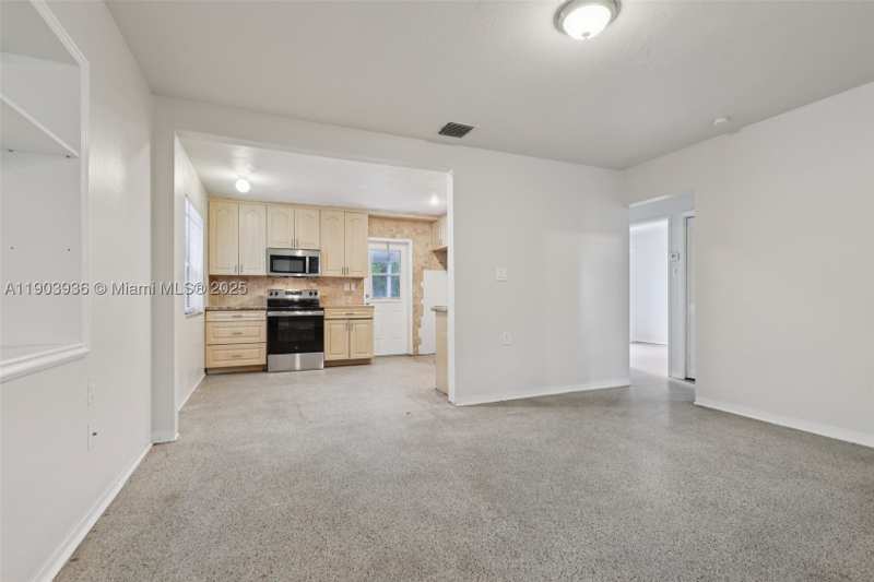 3 bedroom SingleFamilyResidence at 1213 NE 13th St, Holiday Heights, Fort Lauderdale — photo 1