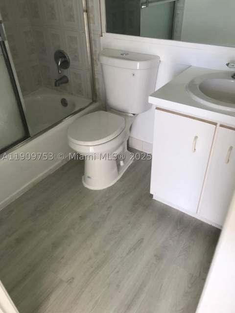 438 NE 210th Cir Ter 203-4B, Miami FL - photo 10 of 20