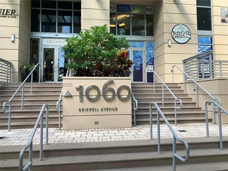 2 bedroom Condominium at 1060 Brickell Ave 1701, 1060 Brickell Condo, Miami — photo 1