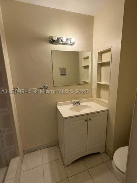 438 NE 210th Cir Ter 202-4B, Miami FL - photo 12 of 23