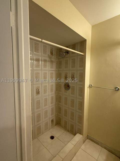 438 NE 210th Cir Ter 202-4B, Miami FL - photo 13 of 23