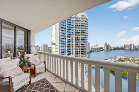 3000 Island Blvd 1904, Aventura FL - photo 7 of 95