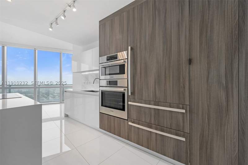 1 bedroom Condominium at 851 NE 1st Ave 4204, Paramount Miami Worldcent, Miami — photo 5