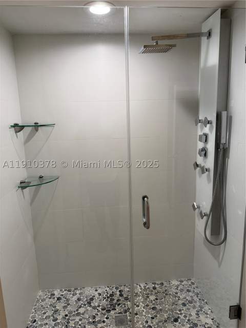 17150 N Bay Rd 2102, Sunny Isles Beach FL - photo 15 of 29