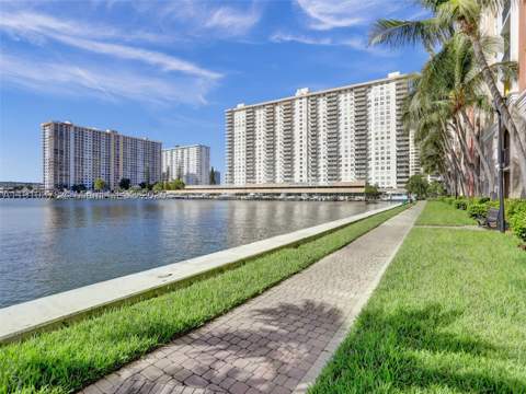 17150 N Bay Rd 2102, Sunny Isles Beach FL - photo 22 of 29