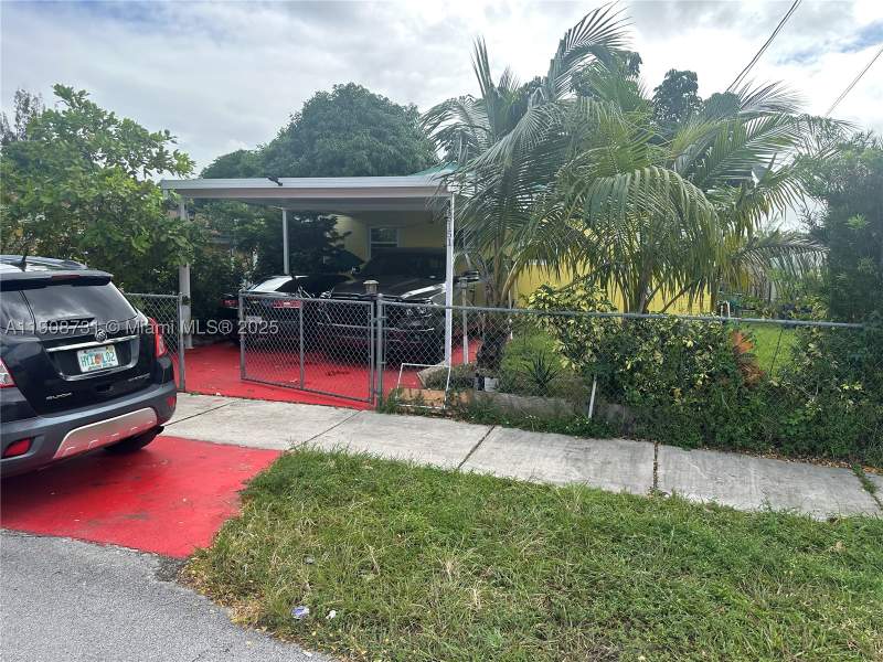 4 bedroom SingleFamilyResidence at 15151 Railroad Dr, Rainbow Gardens, Miami Gardens — photo 2
