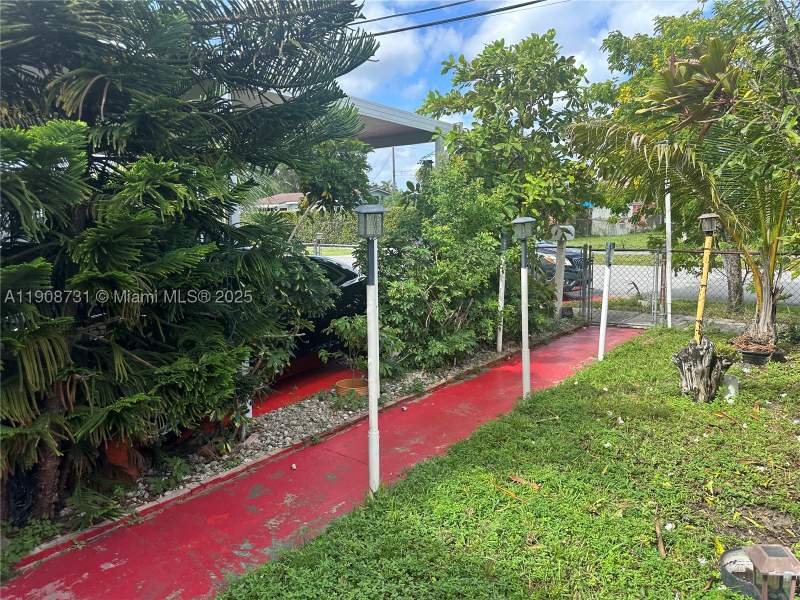 4 bedroom SingleFamilyResidence at 15151 Railroad Dr, Rainbow Gardens, Miami Gardens — photo 3
