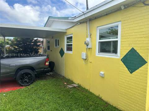 15151 Railroad Dr, Miami Gardens FL - photo 6 of 21