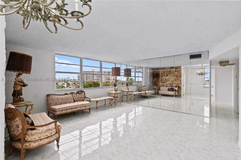 2 bedroom Condominium at 1351 NE Miami Gardens Dr 406E, Buckley Towers Condo - Ea, Miami — photo 4