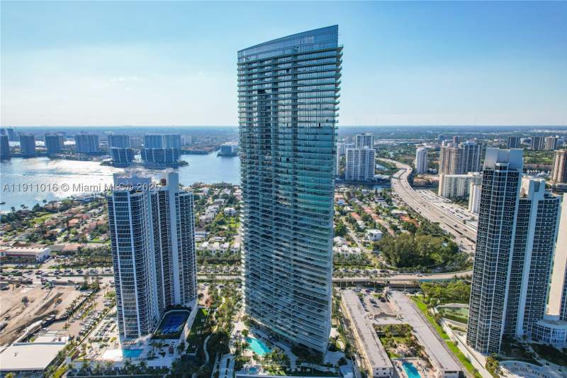 2 bedroom Condominium at 18975 Collins Ave 4605, 18975 Collins Condo, Sunny Isles Beach — photo 2
