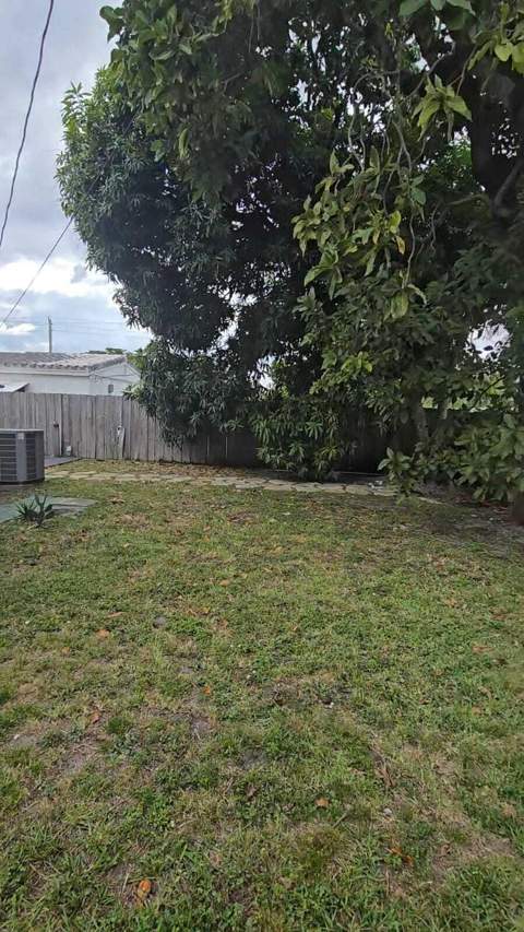 1435 NE 182nd Street, North Miami Beach FL - photo 12 of 13