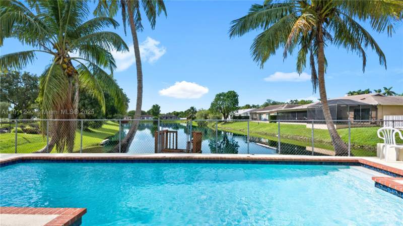 4 bedroom SingleFamilyResidence at 14604 SW 60th Ter, Rustic Lakes, Miami — photo 5