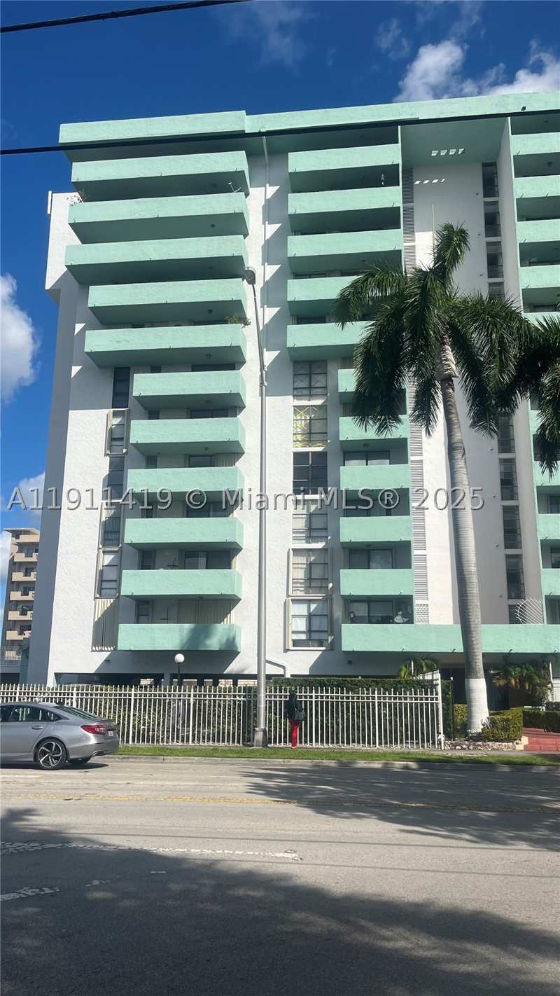 1 bedroom Condominium at 1825 W 44th Pl 309, Imperial Terraces Condo, Hialeah — photo 1