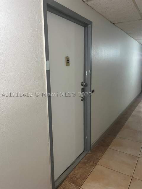 1825 W 44th Pl 309, Hialeah FL - photo 6 of 12