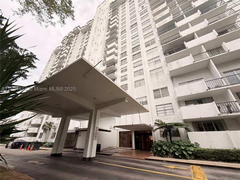 1 bedroom Condominium at 2780 NE 183rd St 1415, Commodore Plaza Condo, Aventura — photo 1