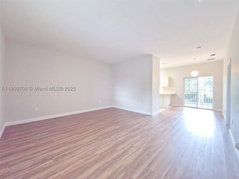 2 bedroom Condominium at 2610 NE 3rd Dr 203, Caribbean Isles Villas Co, Homestead — photo 5
