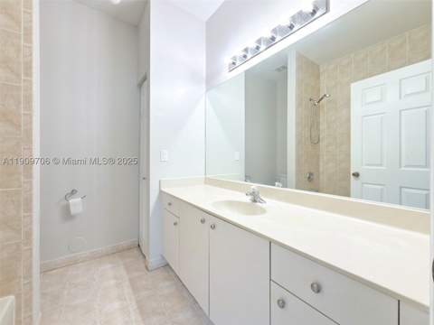 2610 NE 3rd Dr 203, Homestead FL - photo 9 of 20